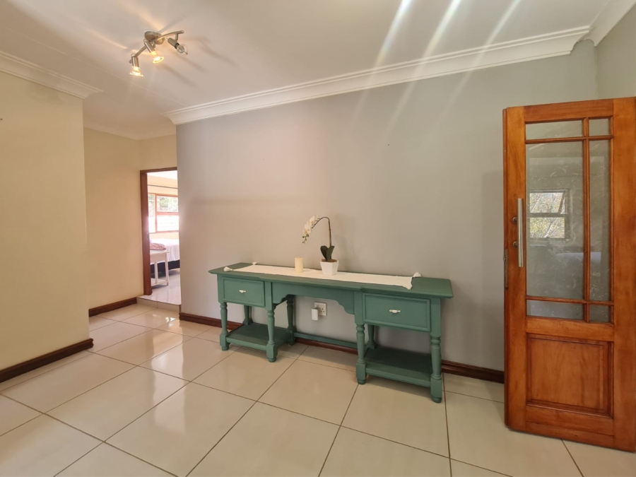 To Let 5 Bedroom Property for Rent in Eagles Landing North West